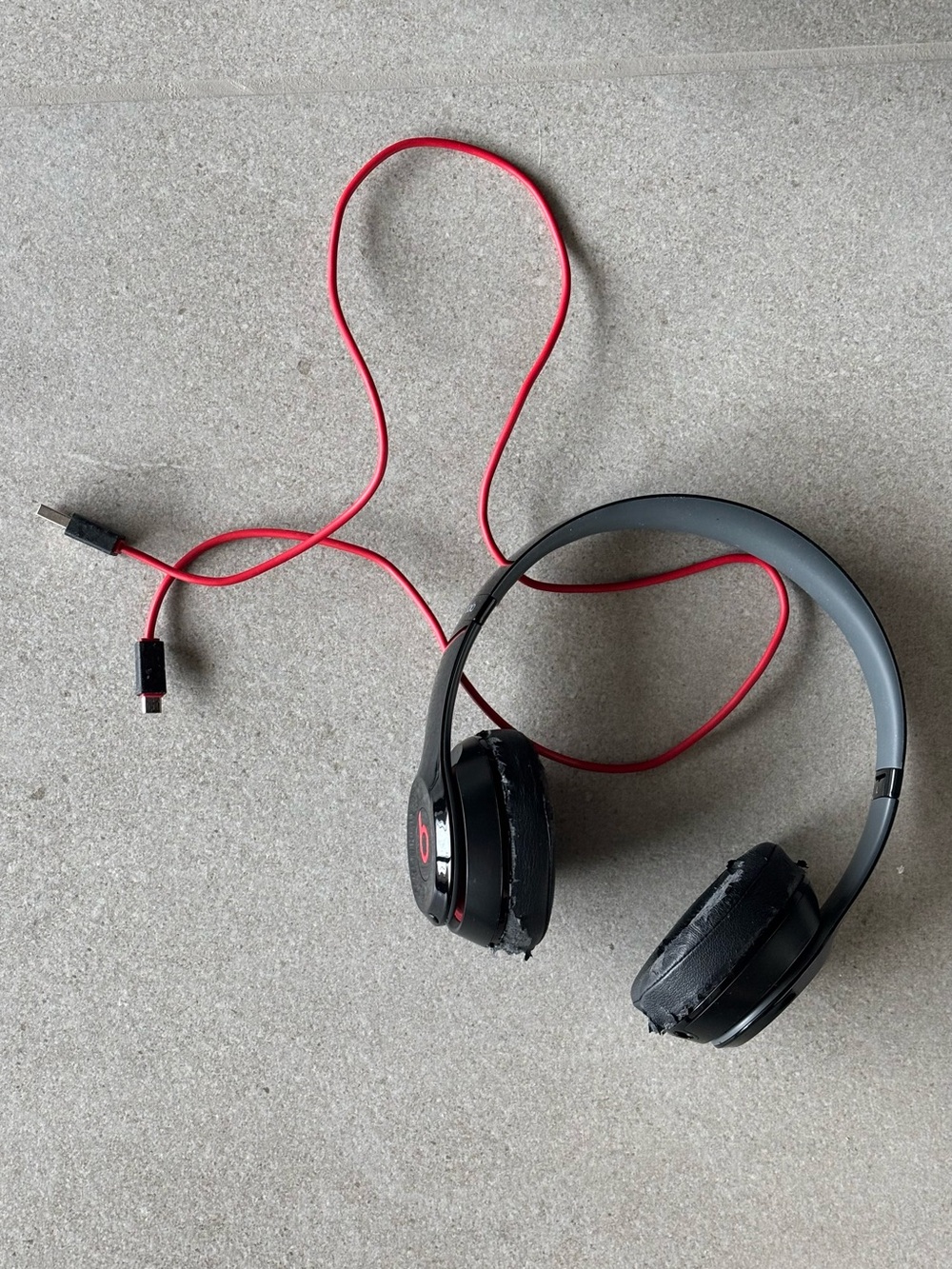 Beats by Dr. Dre Solo2 Wireless On-Ear Headphones Black Red (Bluetooth/Wired)